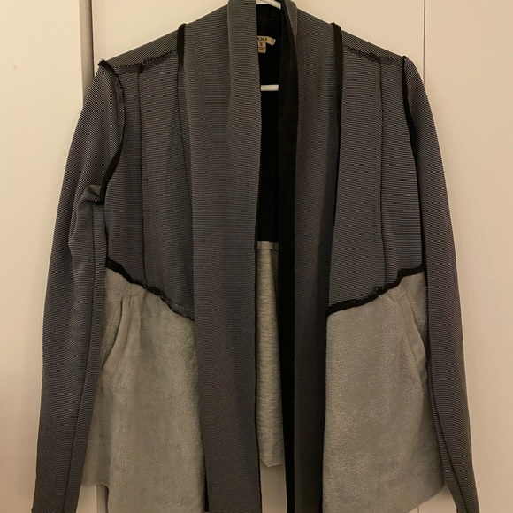 Cute soft cute cardigan! - Picture 2 of 4